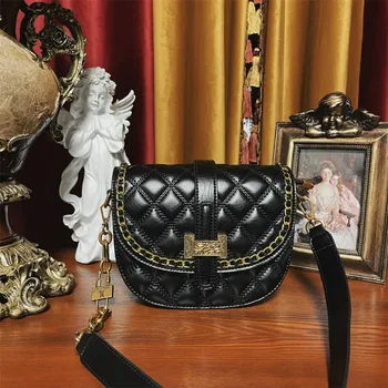 Луксозна модерна чанта-седло на веригата под формата на диамант, женствена чанта 2023, нова реколта универсална кожена чанта на едно рамо, чанта по чанта